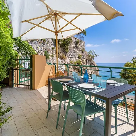 Hostdomus-dream Suite-on The Sea * Finale Ligure