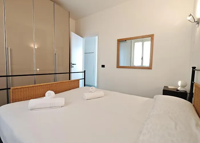 Hostdomus-dream Suite-on The Sea *